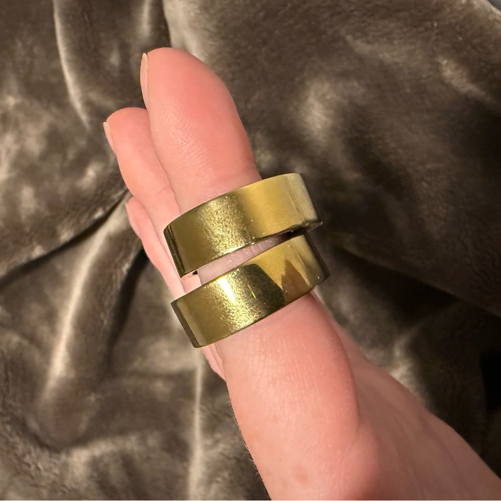 Two ultra human rings (DONT WORK) & charger